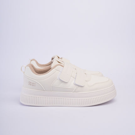 Tenis beige clásicos con doble velcro