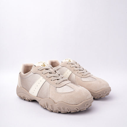 Tenis beige con blanco y gamuza