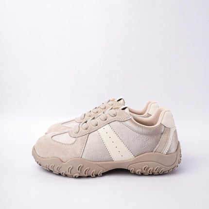 Tenis beige con blanco y gamuza