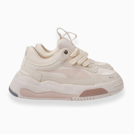 Tenis beige con detalles rosa