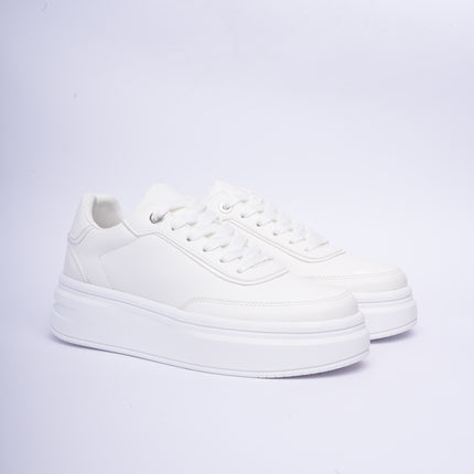 Tenis blancos básicos con plataforma