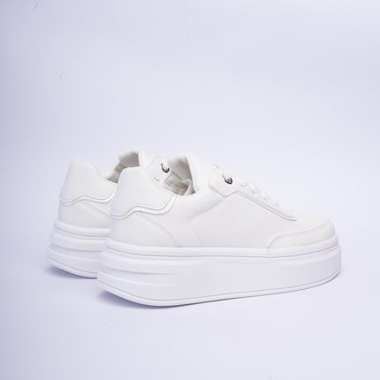 Tenis blancos básicos con plataforma