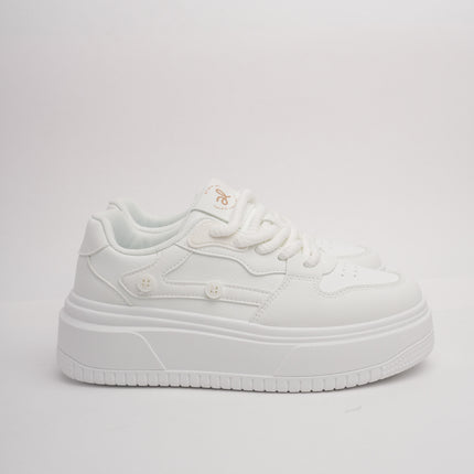 Tenis blancos clásicos con plataforma