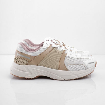 Tenis blancos con camel y detalles