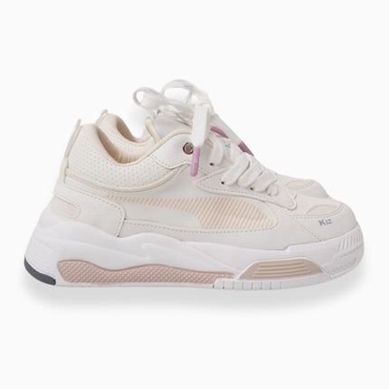 Tenis blancos con detalles rosa