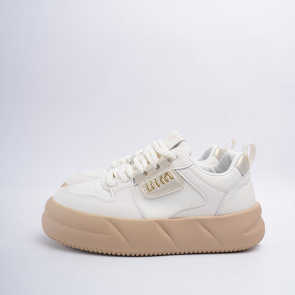 Tenis blancos con dorado