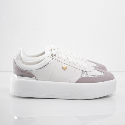 Tenis blancos con gamuza y plataforma