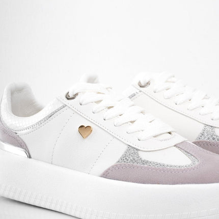Tenis blancos con gamuza y plataforma