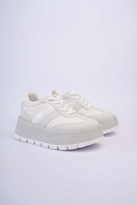 Tenis blancos con gris de plataforma