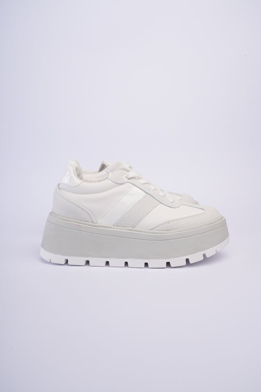 Tenis blancos con gris de plataforma