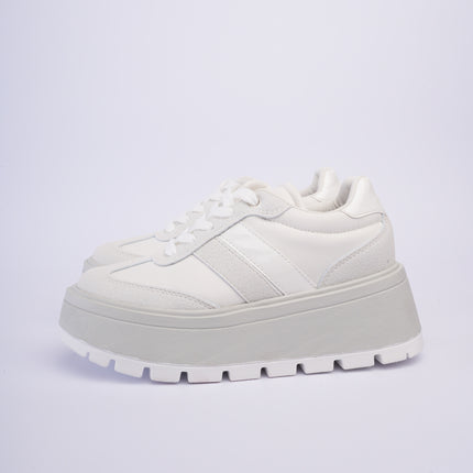Tenis blancos con gris de plataforma