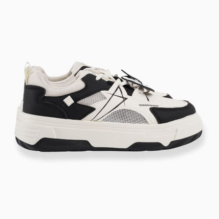 Tenis blancos con negro y aplique love