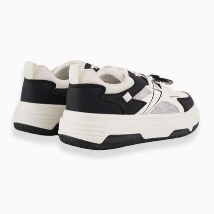 Tenis blancos con negro y aplique love