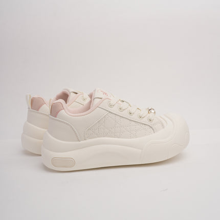 Tenis blancos con rosa y suela gruesa