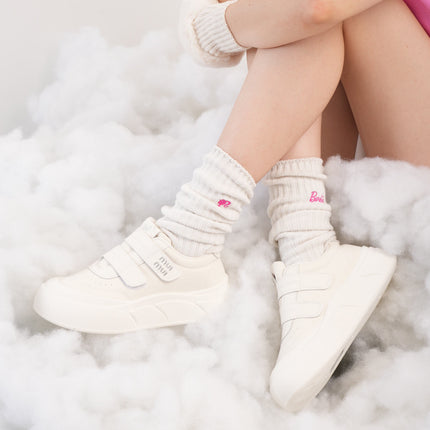 Tenis blancos con velcro