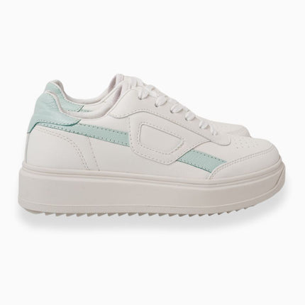 Tenis blancos con verde claro básicos