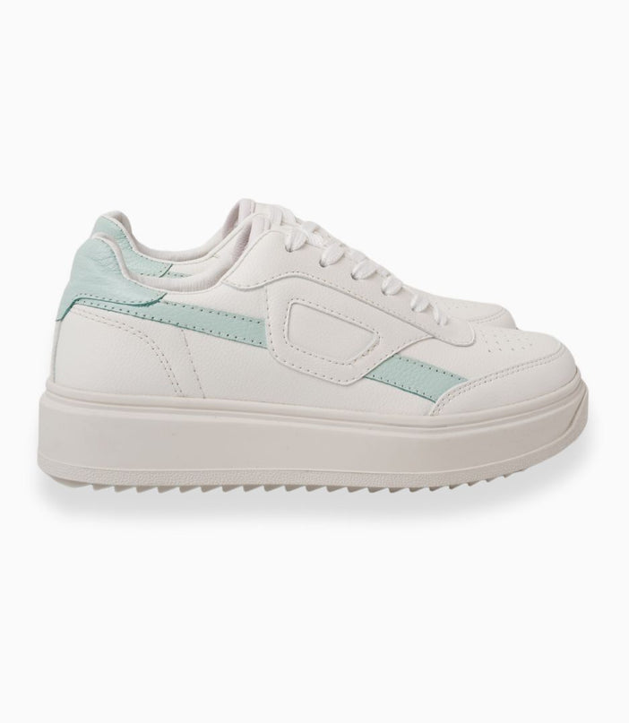 Tenis blancos con verde claro básicos