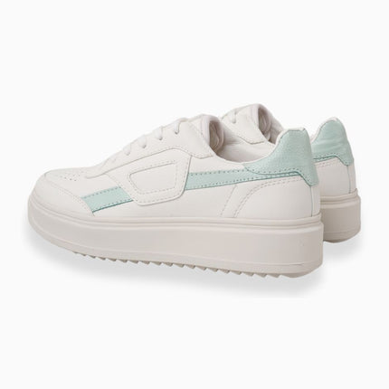 Tenis blancos con verde claro básicos