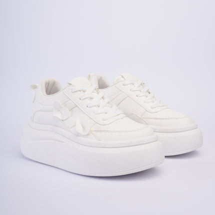Tenis blancos de plataforma altos