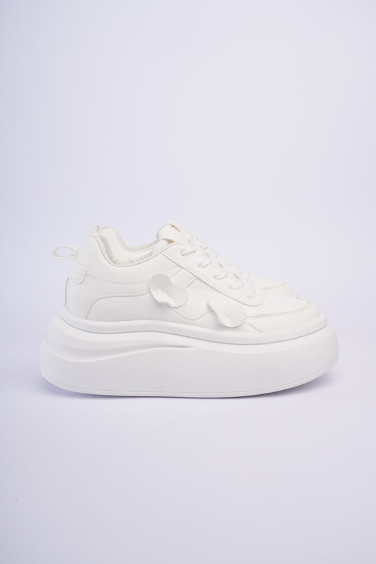 Tenis blancos de plataforma altos