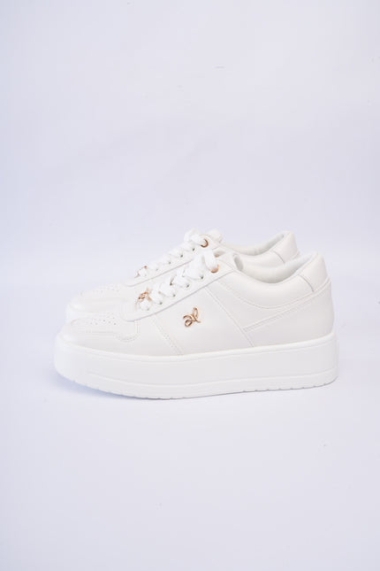 Tenis blancos plataforma x dorado