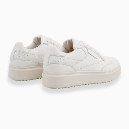 Tenis blancos versátiles