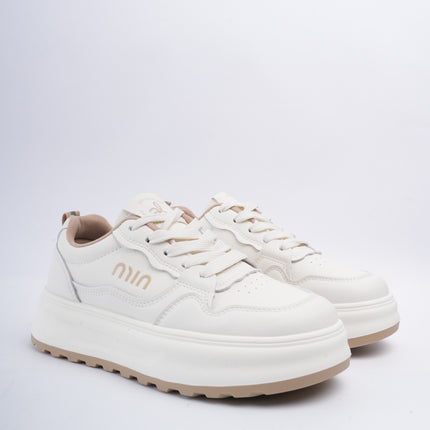 Tenis blancos x café clásicos