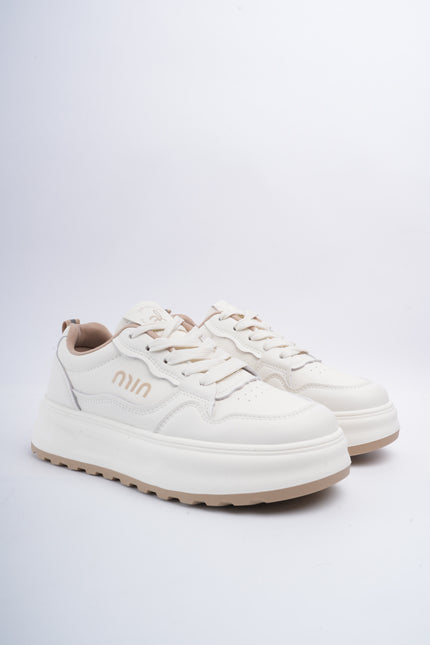 Tenis blancos x café clásicos