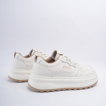Tenis blancos x café clásicos