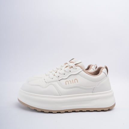 Tenis blancos x café clásicos