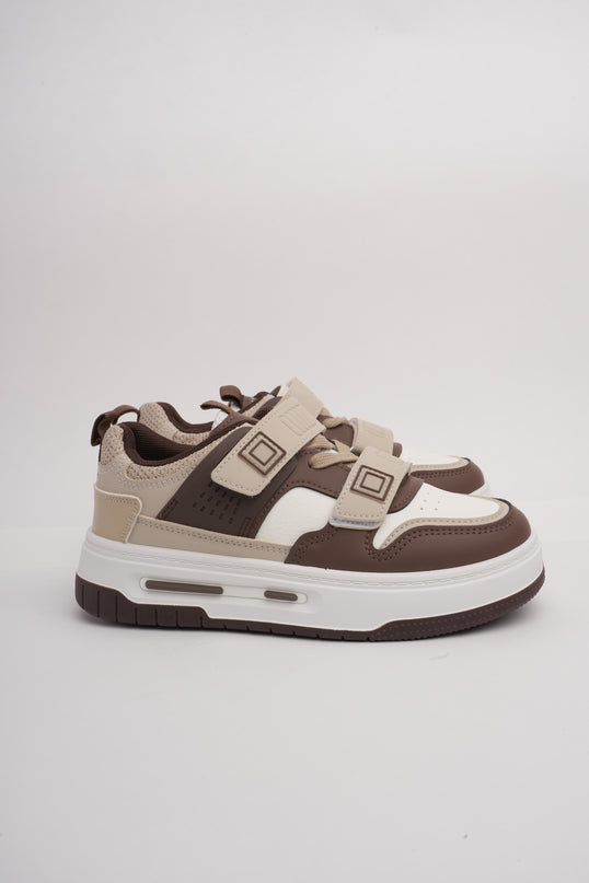 Tenis blancos x café con velcro