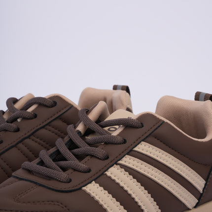 Tenis café con beige