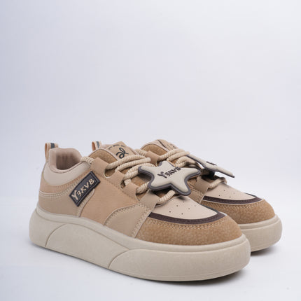 Tenis café y accesorios