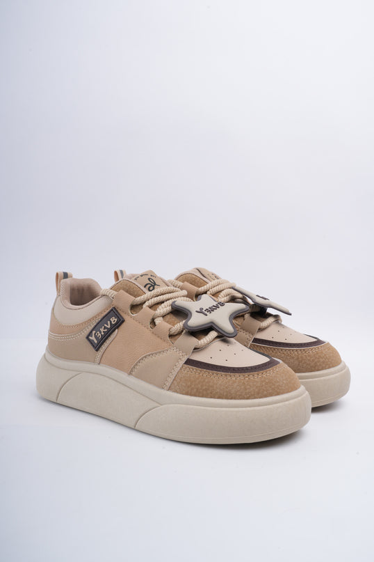 Tenis café y accesorios