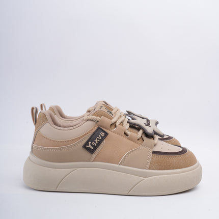 Tenis café y accesorios