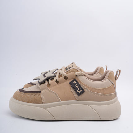 Tenis café y accesorios
