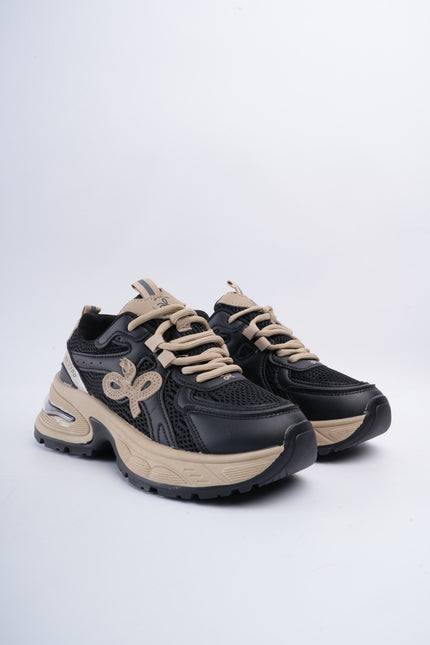 Tenis chunky negros con detalles beige