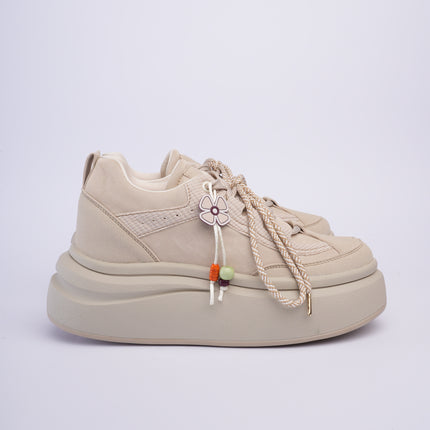 Tenis de plataforma taupe con accesorio