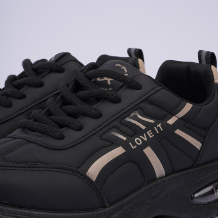 Tenis deportivos negros básicos