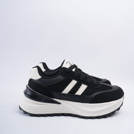 Tenis deportivos negros con blanco