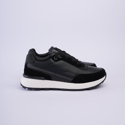 Tenis deportivos negros con detalles