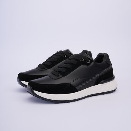 Tenis deportivos negros con detalles