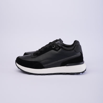 Tenis deportivos negros con detalles