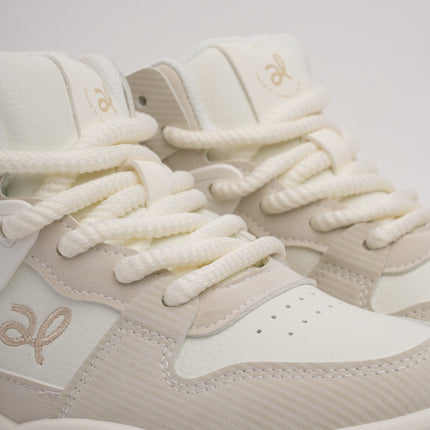 Tenis en bota crema con beige