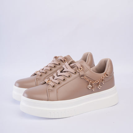 Tenis kaki con cadena