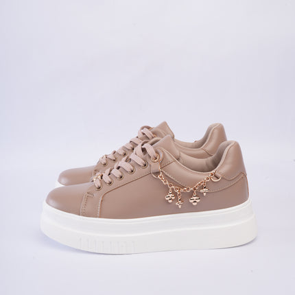 Tenis kaki con cadena