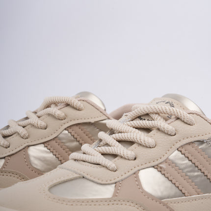 Tenis kaki con dorado