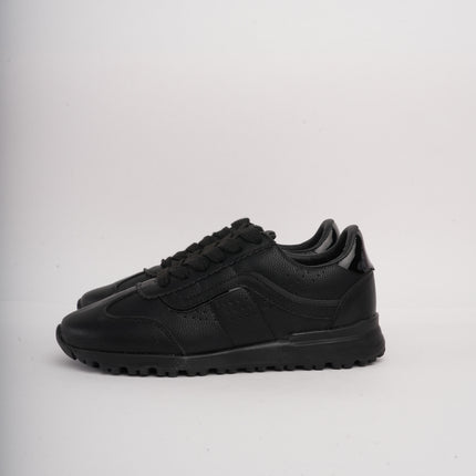 Tenis negros bajos básicos