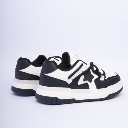 Tenis negros con blanco diseño estrella