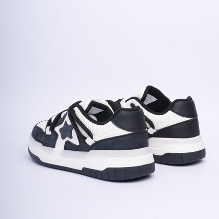 Tenis negros con blanco diseño estrella